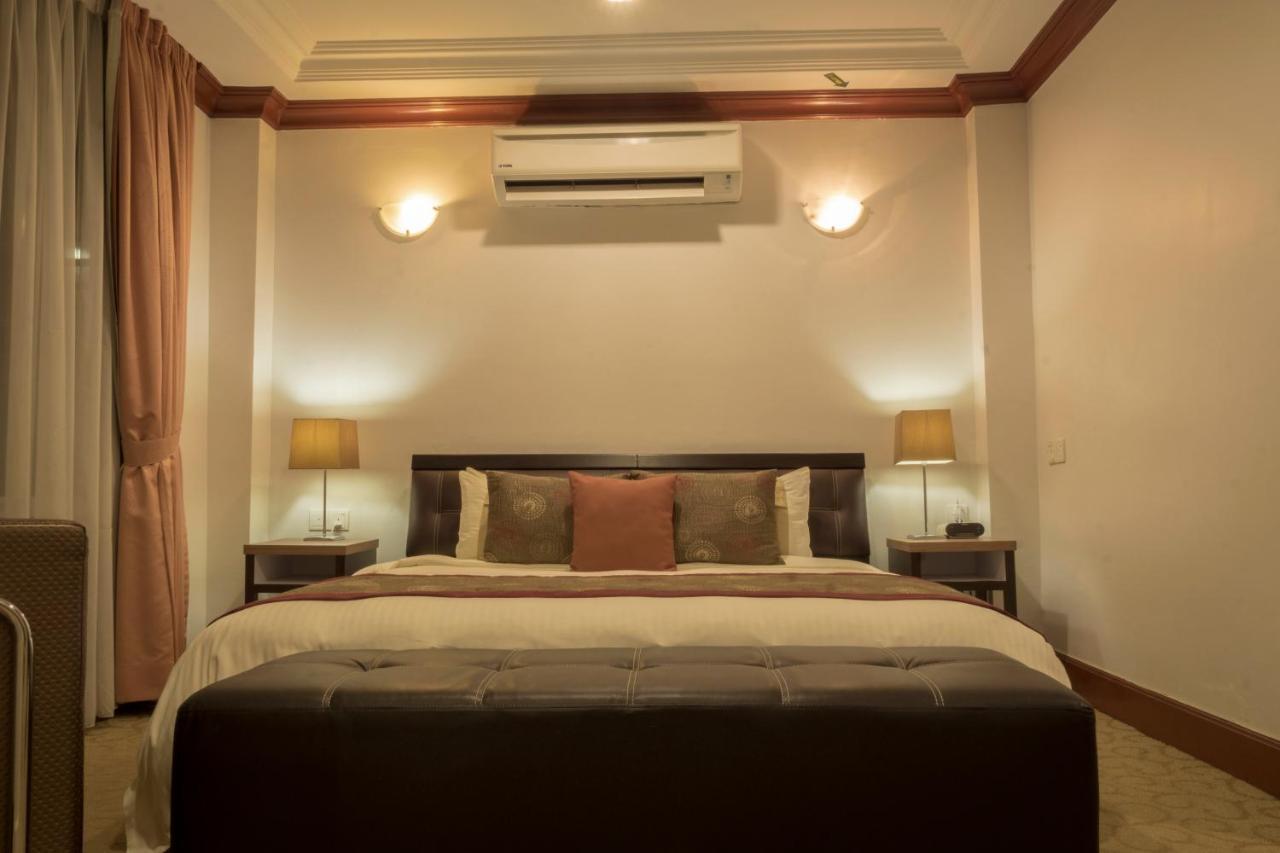 The Regency Scholar'S Inn Kuala Lumpur Bagian luar foto
